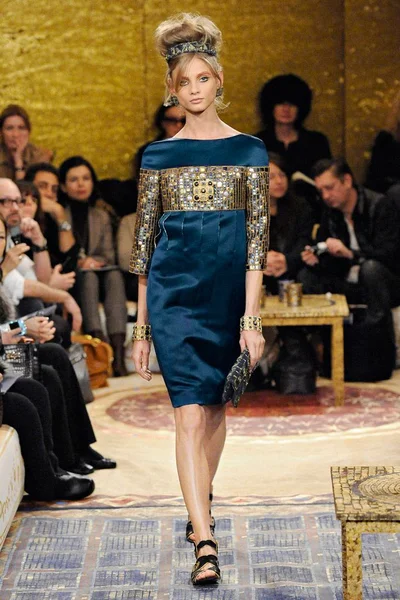 Look 17